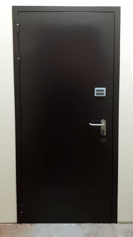 Дверь с кодовым замком, фото спереди (офисы, пер. Хользунова) Дверь с кодовым замком, фото спереди (офисы, пер. Хользунова)