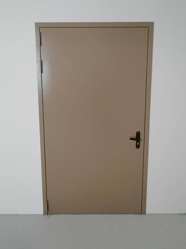 Дверь с внешней стороны (кофейня, ул. 1-я Тверская-Ямская) Дверь с внешней стороны (кофейня, ул. 1-я Тверская-Ямская)