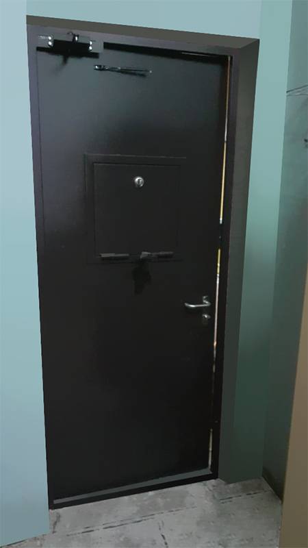 Дверь в кассу, внутренняя сторона (пер. Хользунова) Дверь в кассу, внутренняя сторона (пер. Хользунова)