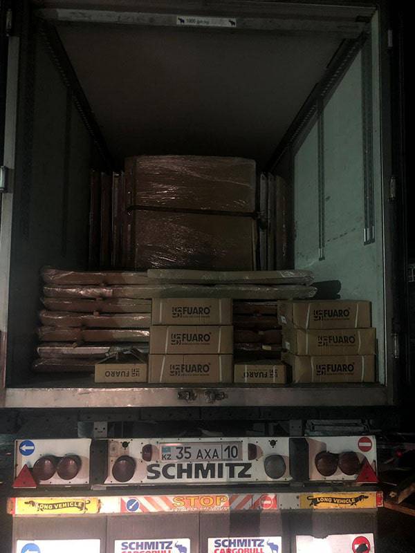 Двери и комплектующие