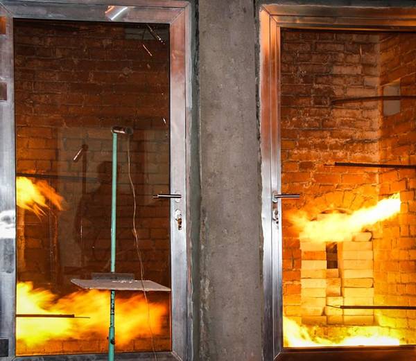 Испытание дверей с остеклением Испытание дверей с остеклением