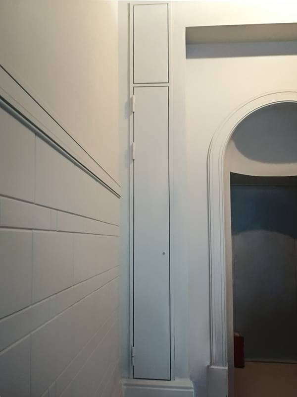 Нестандартная дверь в нише стены Нестандартная дверь в нише стены