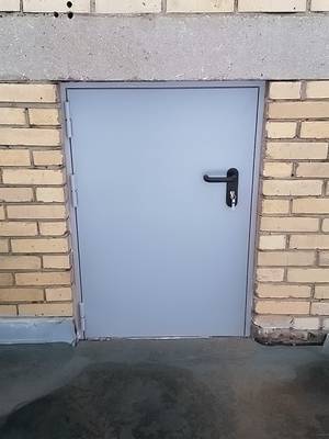 Нестандартная огнеупорная дверь (ул. Садовая-Кудринская) Нестандартная огнеупорная дверь (ул. Садовая-Кудринская)