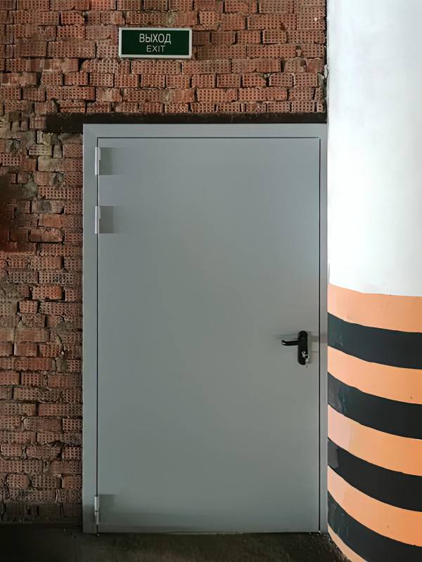 Однопольная дверь, вид снаружи (Пятницкое шоссе, вл2) Однопольная дверь, вид снаружи (Пятницкое шоссе, вл2)