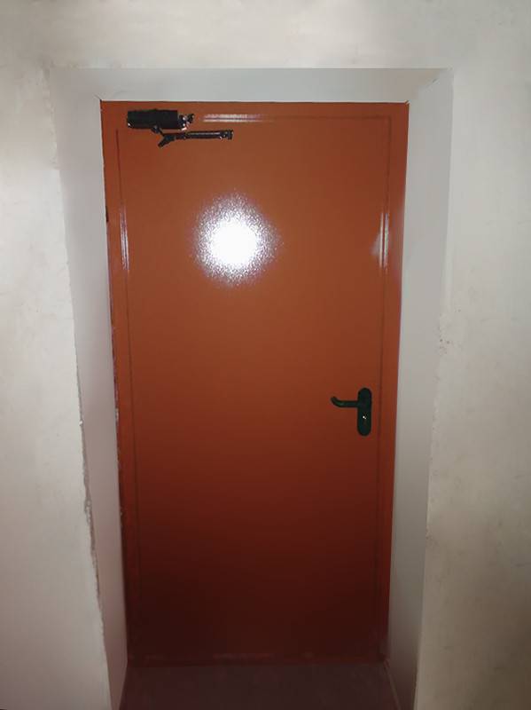 Одностворчатая дверь, фото изнутри Одностворчатая дверь, фото изнутри