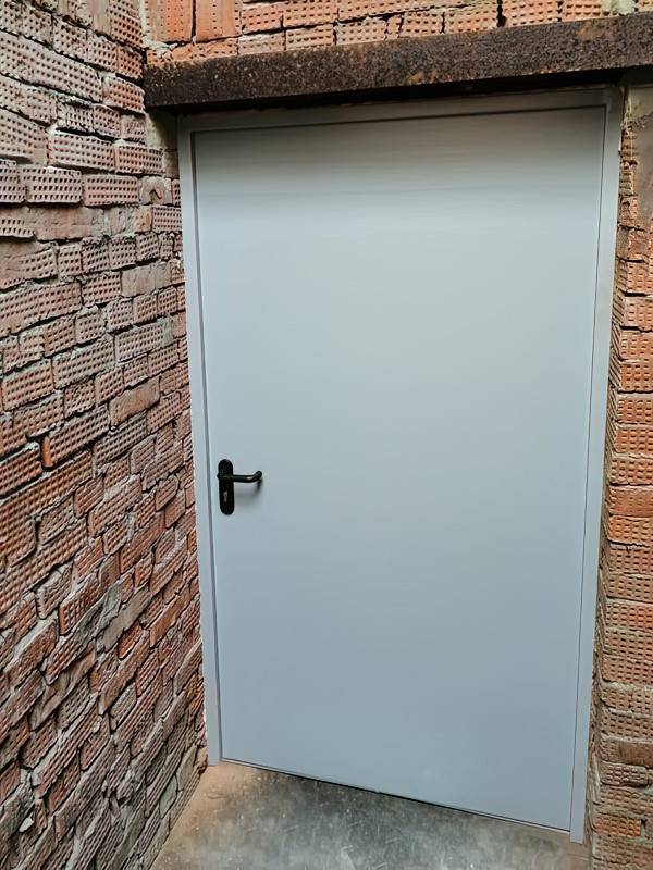 Огнестойкая дверь с внутренней стороны (Пятницкое шоссе, вл2) Огнестойкая дверь с внутренней стороны (Пятницкое шоссе, вл2)