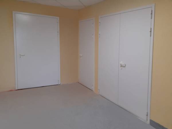 Огнеупорные двери в больнице (ул. 3-я Черепковская) Огнеупорные двери в больнице (ул. 3-я Черепковская)