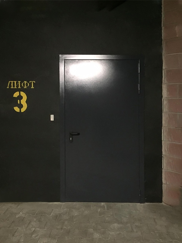 Фото с объекта – противопожарные двери для паркинга на пр. Маршала Жукова