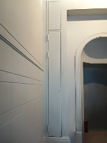 Нестандартная дверь в нише стены Нестандартная дверь в нише стены