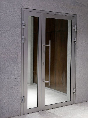 Остекленная противопожарная дверь Остекленная противопожарная дверь