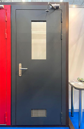 Дверь с вентиляцией и окном Дверь с вентиляцией и окном